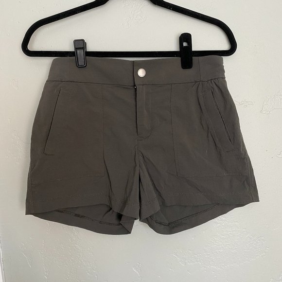 Athleta Trekkie North shorts sz 4 - Picture 1 of 4